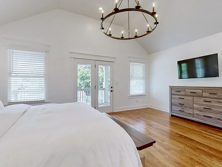 1211B Montgomery Ave — Photo 8