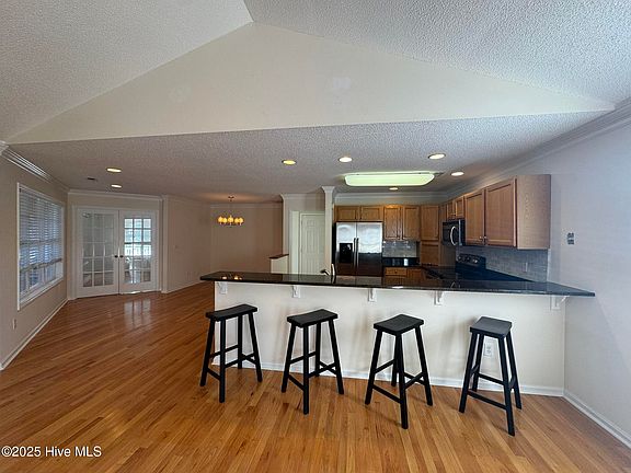 4th image of 125 Settlers Ln