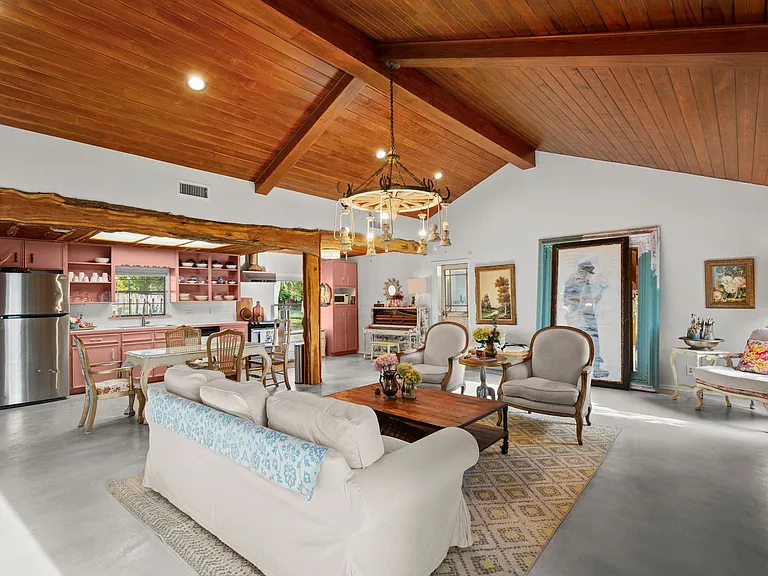 10518 Signal Hill Rd — Photo 14