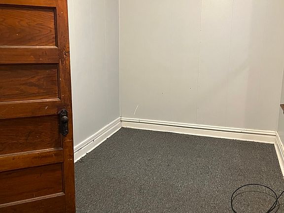 5th image of 33 E 119th St