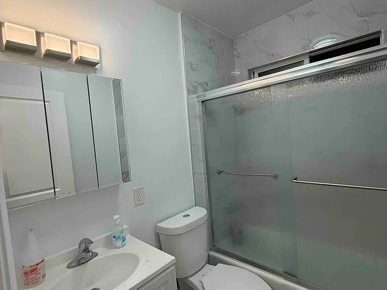 903 New Depot St #10 — Photo 7