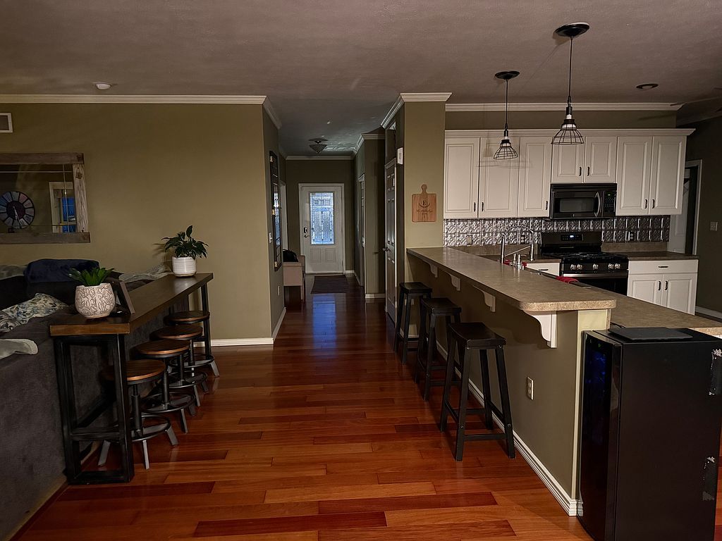 15 Longmeadow Ln - Property Image
