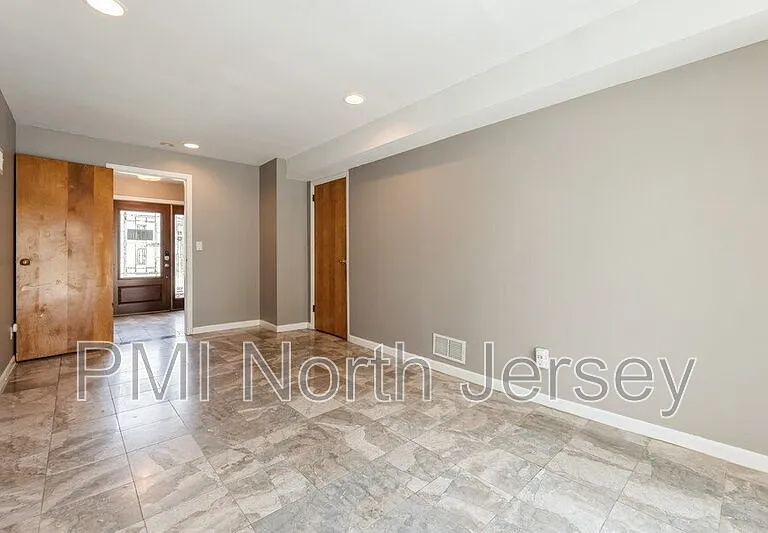 150 Pleasant Ave — Photo 16