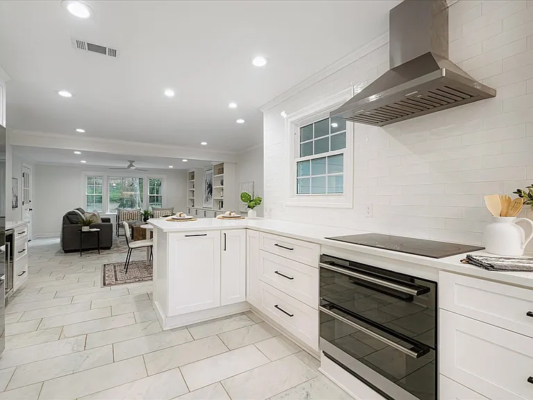 4525 Sequoia Rd — Photo 15