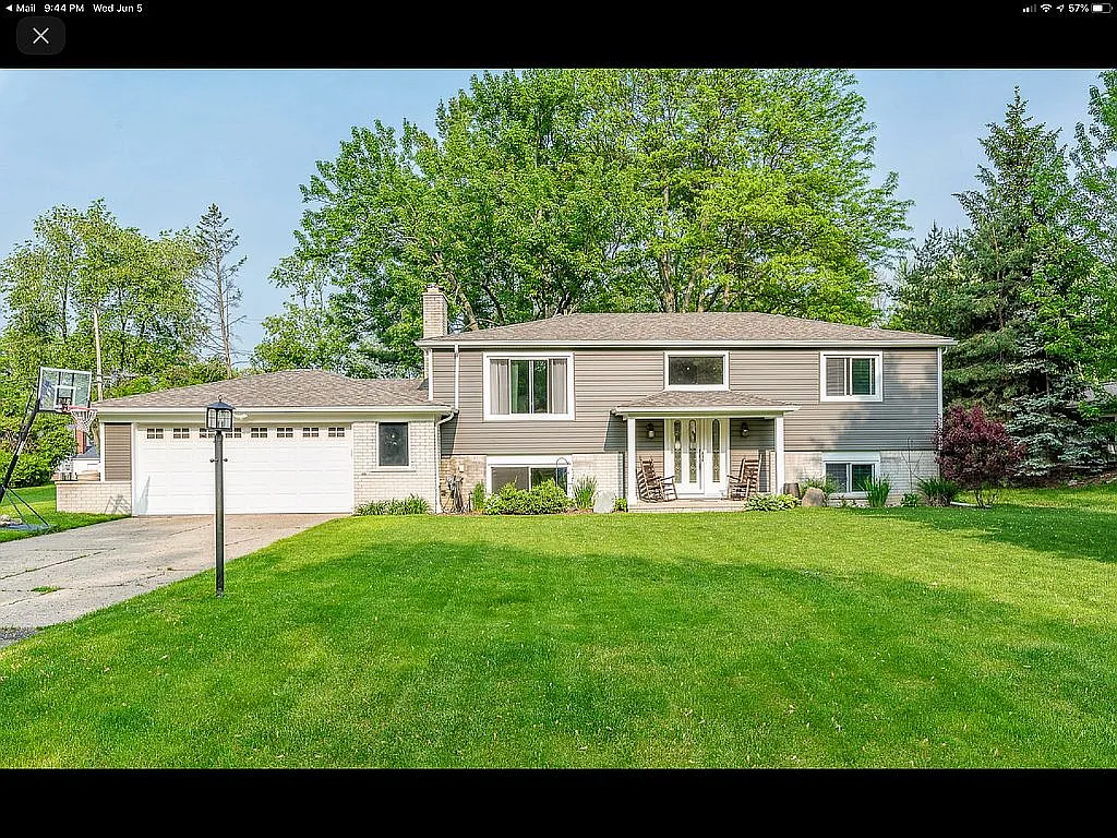 3575 Beach Rd photo 1