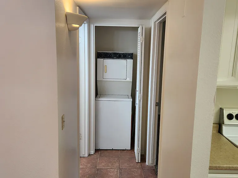 2721 W Estrella Dr — Photo 10