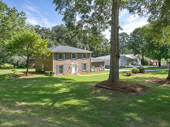 2nd image of 2085 Monterey Dr
