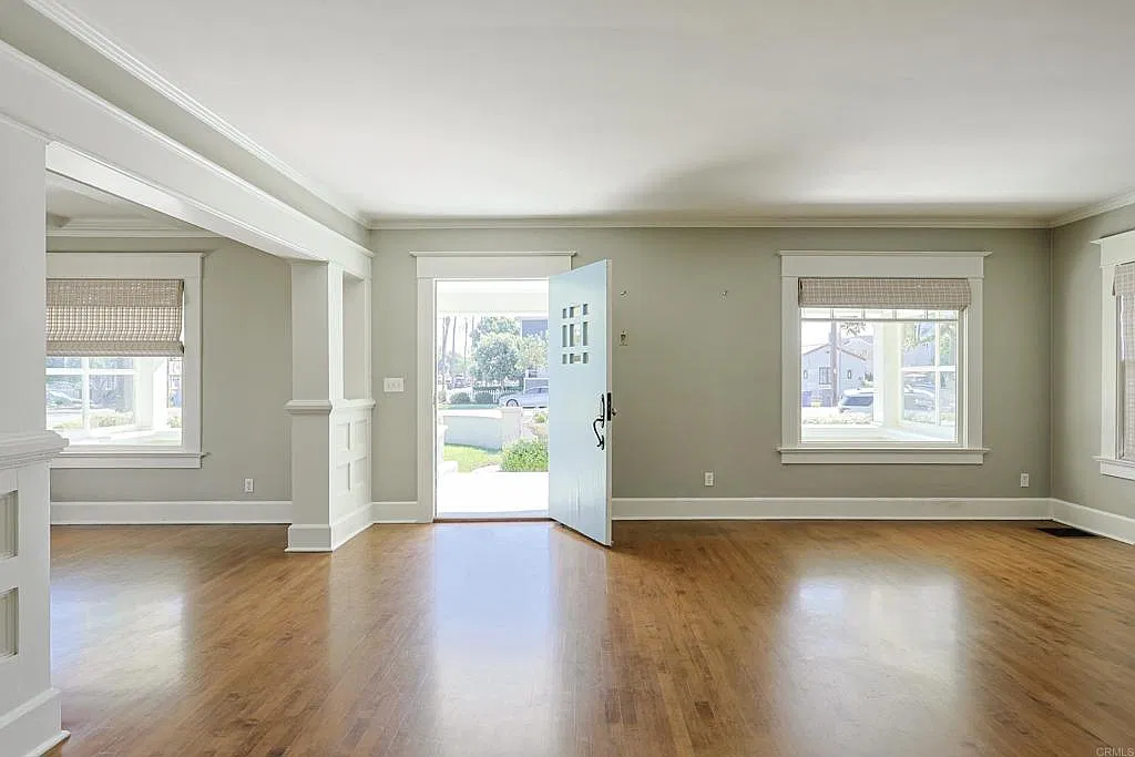 4 bed, 2.5 bath, 2938 sqft, $16,500 — Photo 3