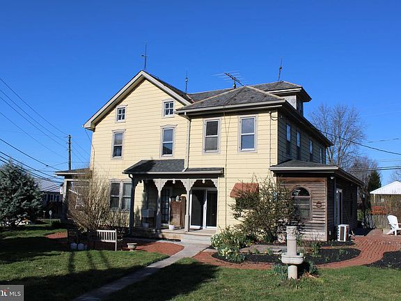 2nd image of 564 W Maple Grove Rd