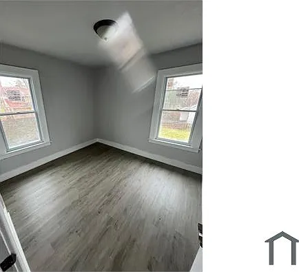 5 bed, 2100 sqft, $1,995 — Photo 4