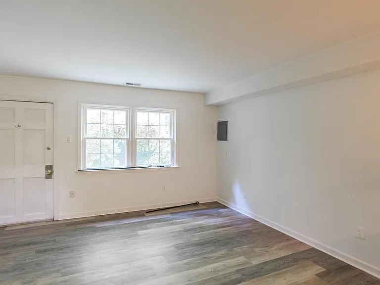 2304 Naudain St #D — Photo 4