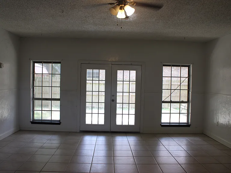 4565 Cobb St — Photo 6