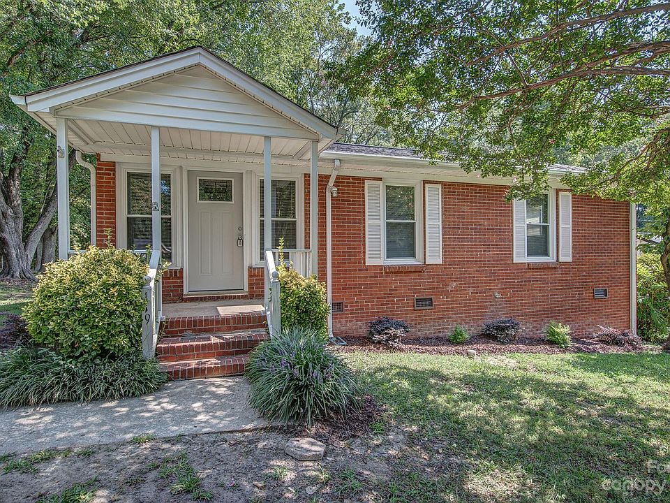1st image of 119 Sunset Ln