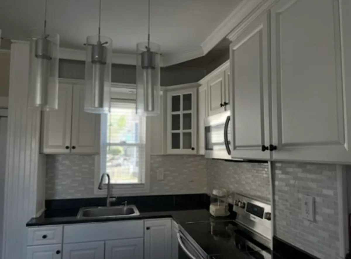 Kitchen - 33 Harvard St #A