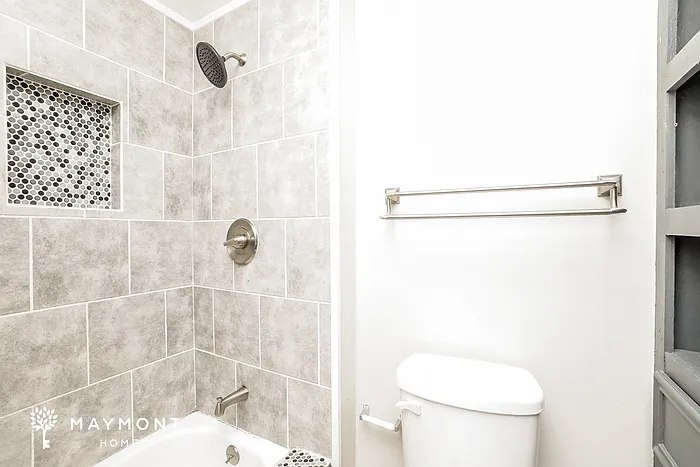 1020 College South Cv — Photo 8
