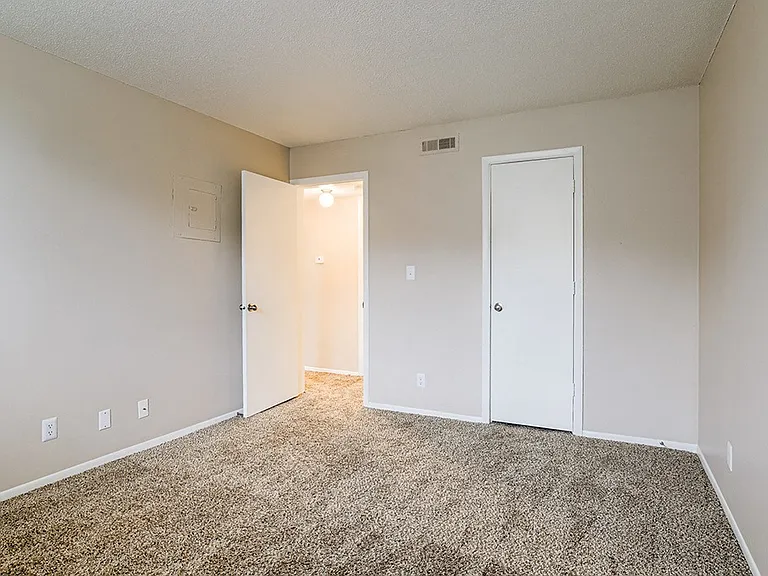 One Bedroom A (Renovated) - 1 Bed / 1 Bath - 720 Sq.Ft.