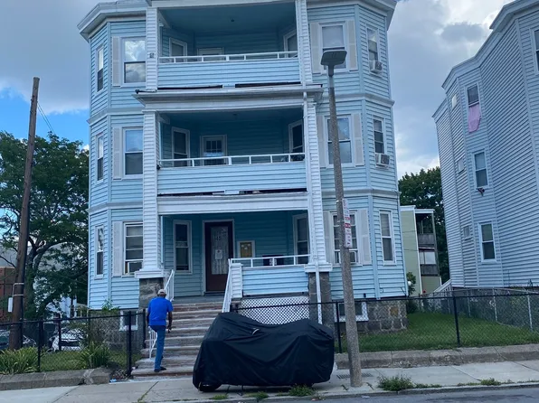 40 Woolson St, Mattapan, MA 02126