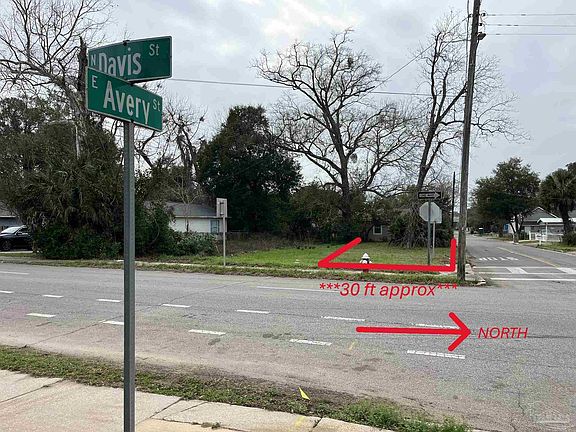 2nd image of 1721 N Davis Hwy