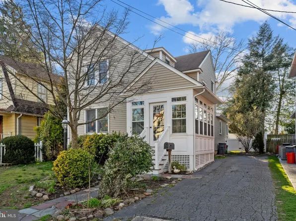 24 Evergreen Ln, Haddonfield, NJ 08033