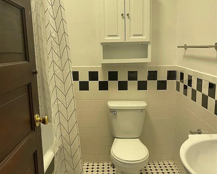 3930 Trumbull St #2 — Photo 11