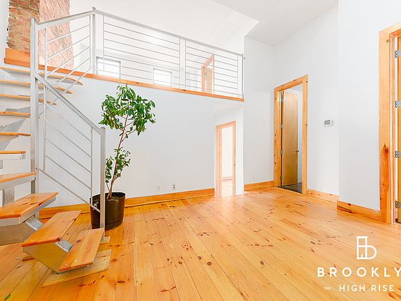3rd image of 1056 Willoughby Ave #4