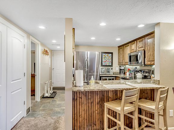 5th image of 2000 Prospector Ave #411