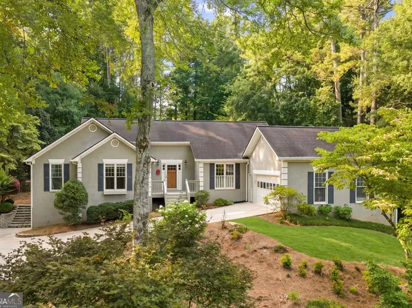 805 Pinehurst Dr, Woodstock, GA 30188