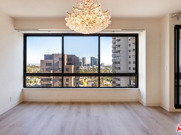 10551 Wilshire Blvd #1405 — Photo 26