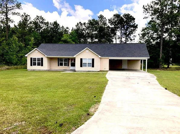 209 Greenbrier Cir, Ocilla, GA 31774