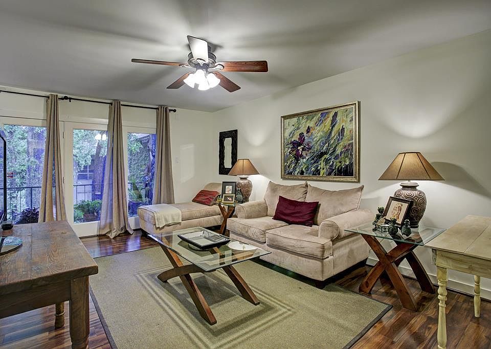 WHAT A "GEM" IN TREE HOUSE CONDO!