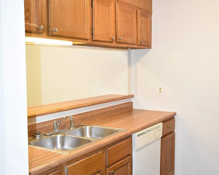244 Wickford Ct — Photo 2