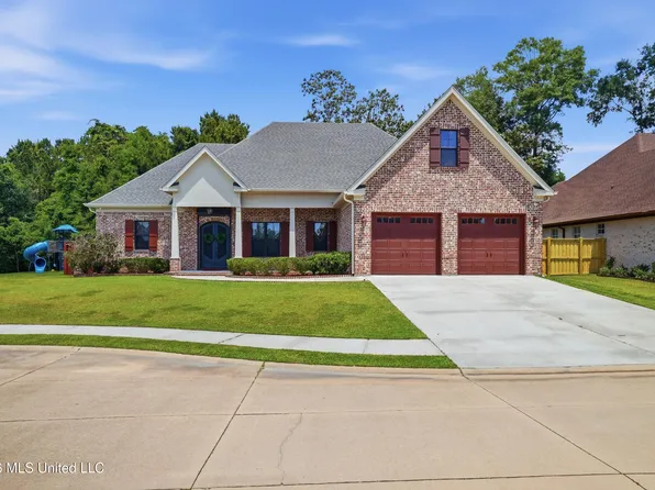 1584 Lucius St, Biloxi, MS 39532
