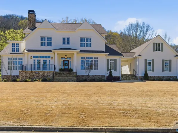 101 Lake Creek Dr, Guntersville, AL 35976