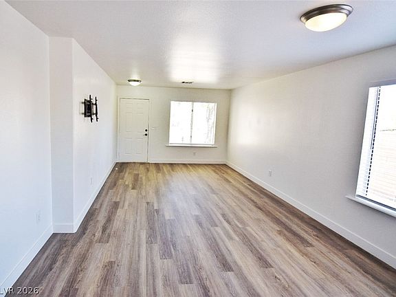 5th image of 1587 Alpine Hills Ave