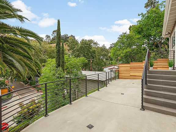 3rd image of 2574 Canyon Dr