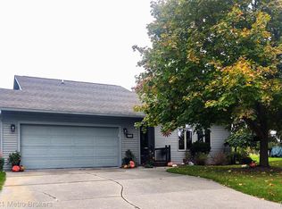 2469 Solarwood Dr, Davison, MI 48423