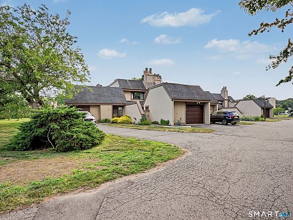 2nd image of 85 Viscount Drive #15B