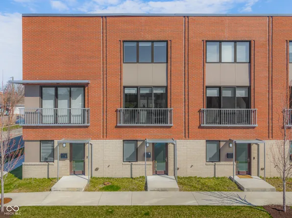 806 7th St, Columbus, IN 47201