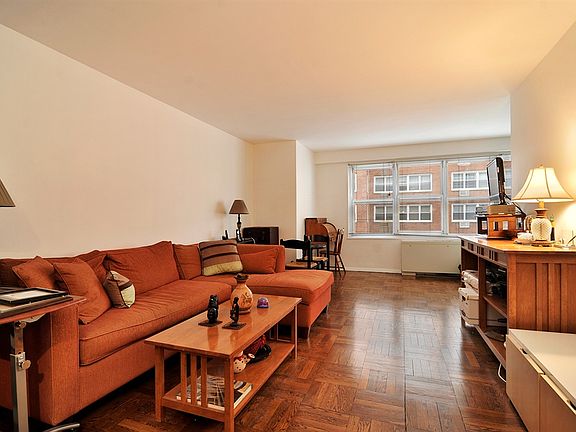 5th image of 205 3rd Ave APT 6P