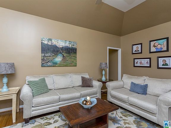 5th image of 1609 Oak Park Ln