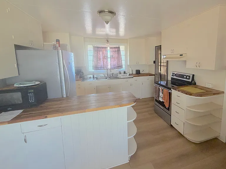 40 Ikea Pl — Photo 2