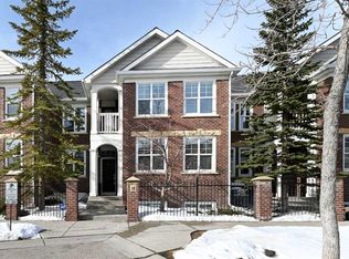 10 E Saint Julien Dr SW #11, Calgary, AB T2T 6E2