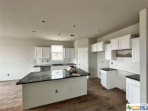 4th image of 3013 Hedwig St