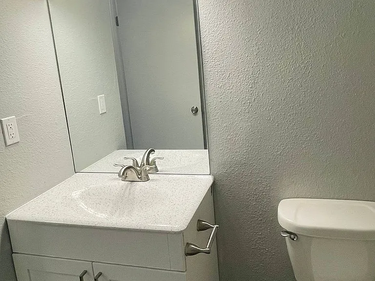 2x1_Bathroom (2)