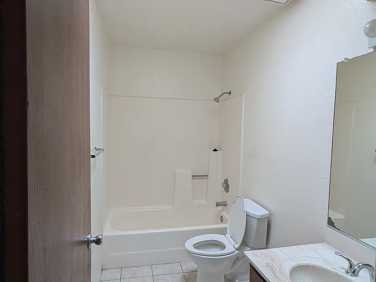 1477 E 27th Ave #1 — Photo 18