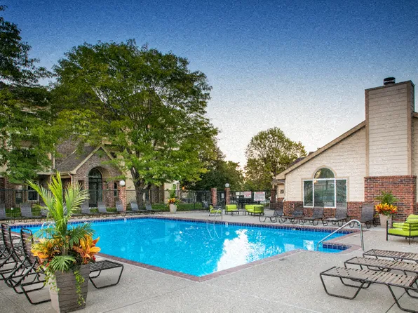 Enclave by Broadmoor, 9910 Q St, Omaha, NE 68127