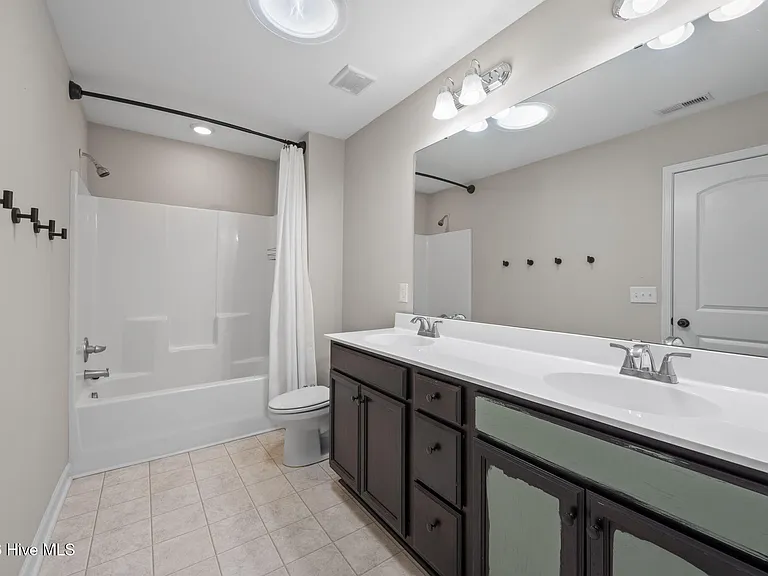 111 Anderson Ave — Photo 16
