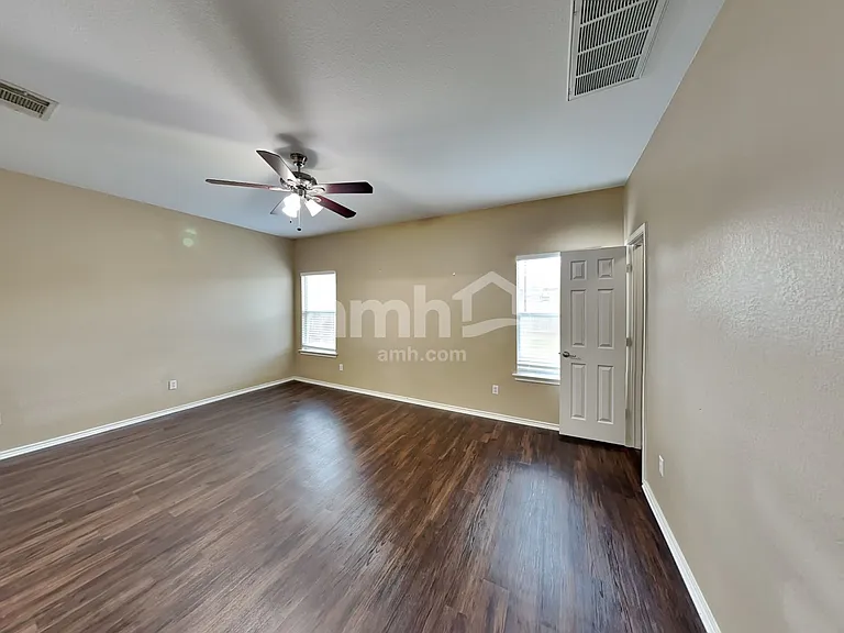 202 Almquist St — Photo 12
