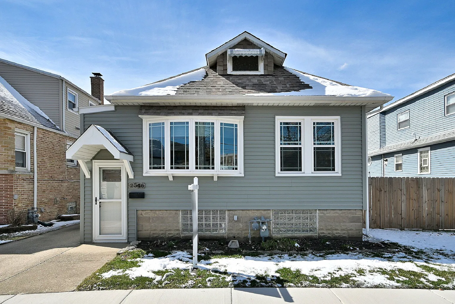 2546 Webster St photo 1