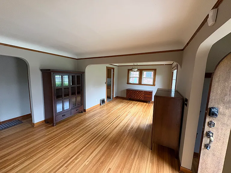 1512 W 16th Ave — Photo 4